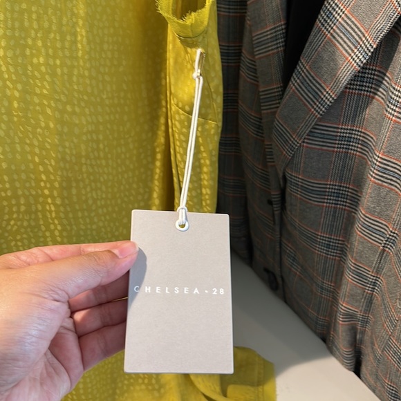 Nordstrom Chelsea 28 satin vibrant yellow-green blouse - Picture 2 of 6